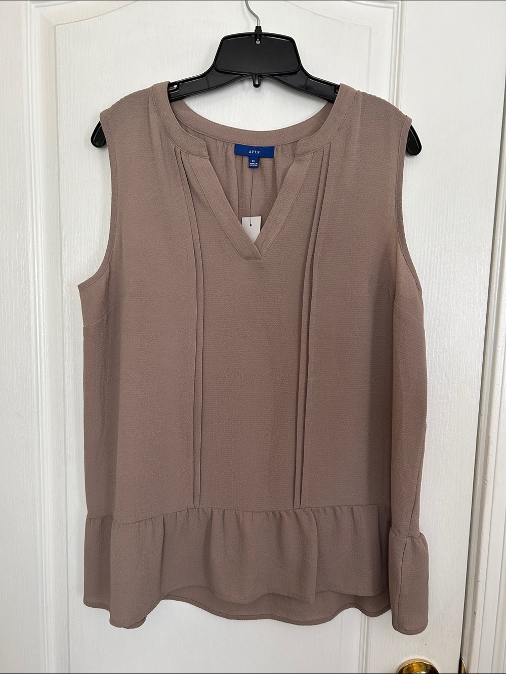 Apt. 9 Taupe Ruffle-Hem Sleeveless V-Neck Top,‎ size XL, 23 PTP